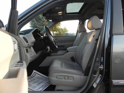 Touring NAV Leather Sunroof 3rd Row Rear DVD Back-Up Camera Heated Front Seats, image 13