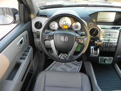 Touring NAV Leather Sunroof 3rd Row Rear DVD Back-Up Camera Heated Front Seats, image 16