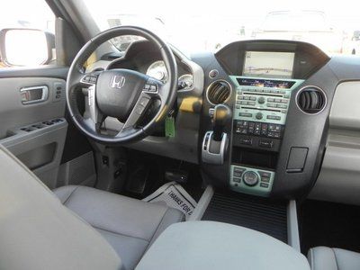 Touring NAV Leather Sunroof 3rd Row Rear DVD Back-Up Camera Heated Front Seats, image 17