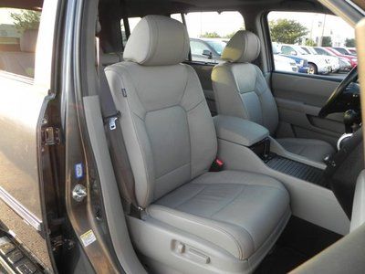 Touring NAV Leather Sunroof 3rd Row Rear DVD Back-Up Camera Heated Front Seats, image 32