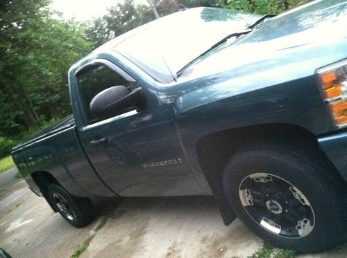 2009 chevrolet silverado 1500 wt standard cab pickup 2-door 4.3l