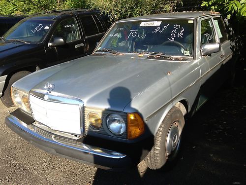 1983 mercedes-benz 240d base sedan 4-door 2.4l