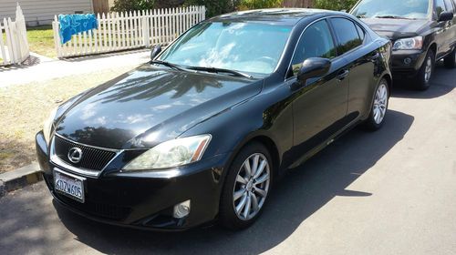 Leus IS 250 4 Door. Black leather. 2008 registered., image 2