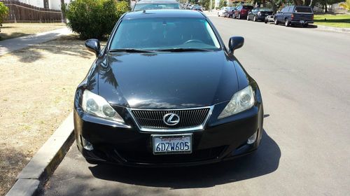 Leus IS 250 4 Door. Black leather. 2008 registered., image 6