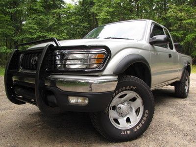 02 toyota tacoma sr5 4wd 4cyl 5speed towhitch toolbox noaccidents cleancarfax!!