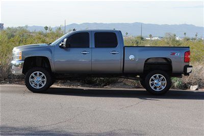 Lifted 2008 chevy 2500hd silverado duramax diesel 3lt....lifted chevy 2500hd