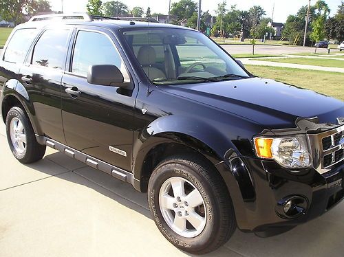 2008 ford escape xlt 4wd, v6, heated leather, sunroof, remote start, cd, clean