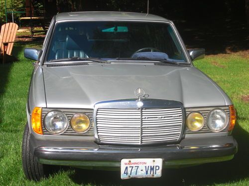 Mercedes 300 turbo diesel "restoration paint job"