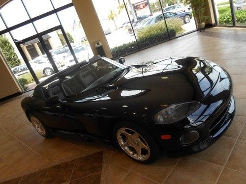 1994 dodge viper rt/10 - mso - never register - black/black - showroom new