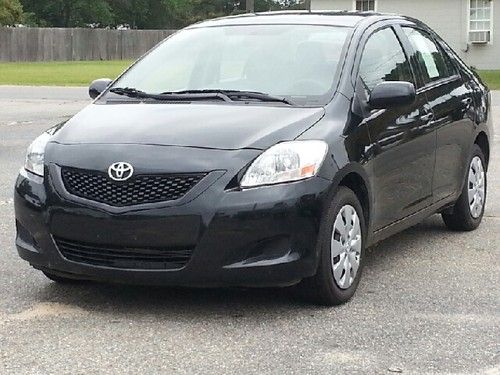 We finance 35 mpg 1 owner no accidents  4 cyl auto