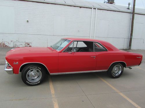 1966 chevy chevelle 2 door hardtop