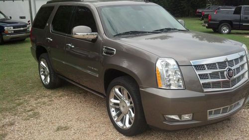 Cadillac escalade platinum hybrid