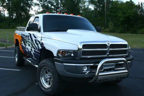 1999 dodge ram 2500 cummins diesel, quad cab 4wd.low miles,no reserve