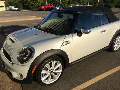 S convertible 1.6l automatic white silver metallic 21k miles pristine