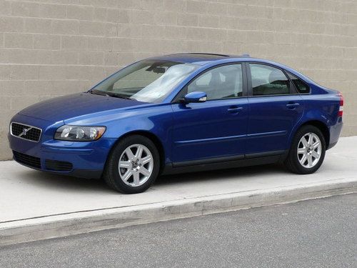 Beautiful 2006 volvo s40 2.4i sedan. 101k miles. runs excellent.