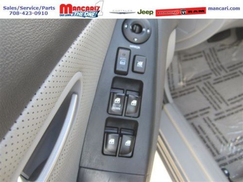 Gray Elantra Limited 2.0L Sedan Clean Leather sunroof Smoke free, image 10