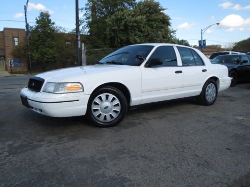 White p71 ex highway patrol 104k miles fire supression cloth carpet immaculate