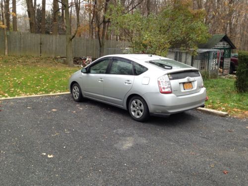 2006 toyota prius very fuel efficient