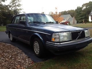 &#039;93 volvo 240 sedan