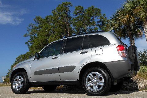 Gorgeous 4 wheel drive~automatic~new tires~checked ready~chrome~02 03 04 05~crv