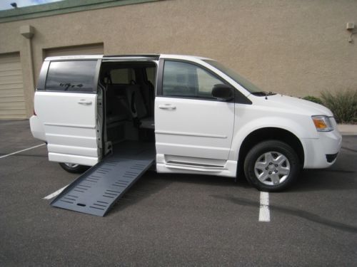 2010 dodge grand caravan se wheelchair handicap braun mobility van best buy