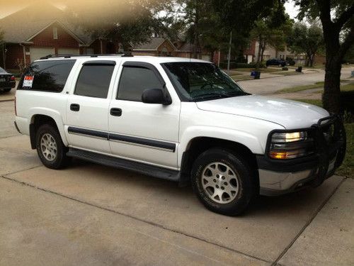 2001 chevrolet suburban 1500 ls sport utility **extras added**