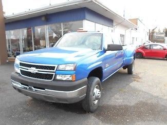 2005 pearl blue chevy silverado!