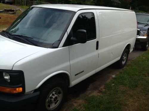 2005 gmc savana cargo 3500