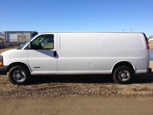 2006 chevy 3500  extended cargo van 1 ton