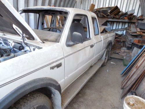 1994 ford ranger xlt 4x4 112,000 miles 6 cyl. 4litre tow package, ac, new mags