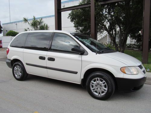 2005 dodge caravan se base model 4 cylinder *4 brand new tires* serviced