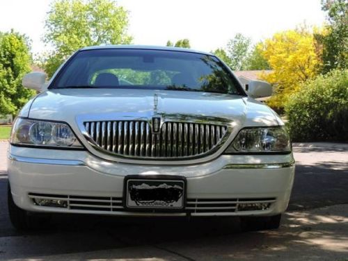 Lincoln town car 2003 cartier ultra low miles (373xx)