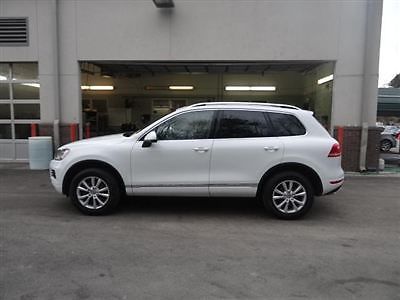 4dr vr6 sport low miles suv automatic gasoline 3.6l fsi v6 engine pure white