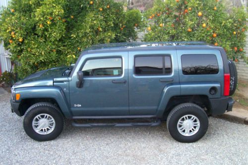 1662 miles! bakersfield ca. garage kept. still smells like new! cd 4wd clean!