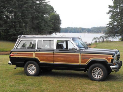 1987 jeep grand wagoneer ~ black/woodgrain ~ engine rebuilt ~ beautiful!!!