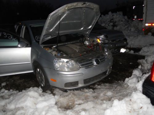 2008 volkswagen rabbit  hatchback 4-door 2.5l flood low ez fix
