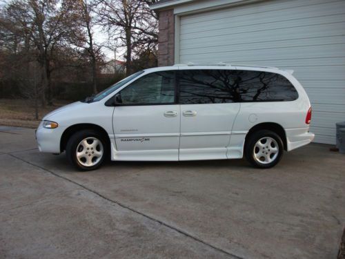 Wheelchair accessable van