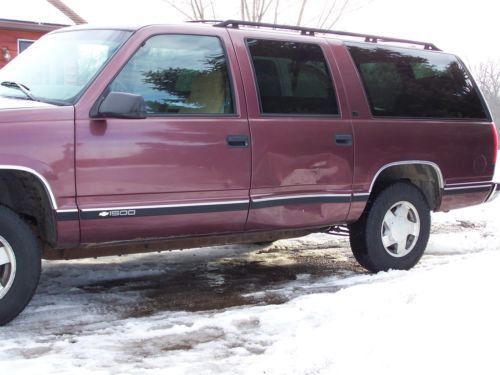 1997 Chevrolet K1500 Suburban LS Sport Utility 4-Door 5.7L  4x4, image 2