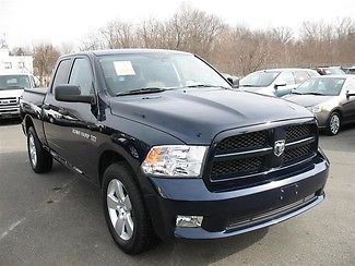 2012 ram 1500 st four wheel drive crew cab 54062 miles 5.7 hemi engine clean