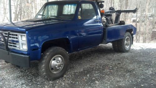 1987 gmc one ton four wheel drive wrecker