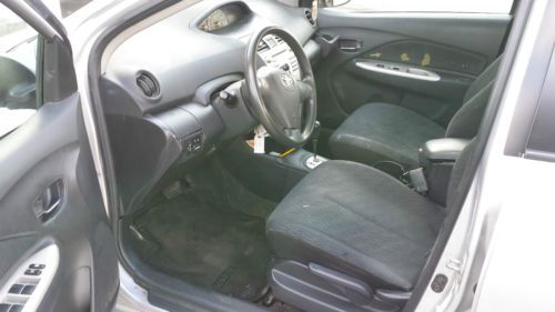 2007 Toyota Yaris Sedan, image 7