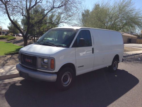 2002 gmc savana 2500 base extended cargo van 3-door 5.0l