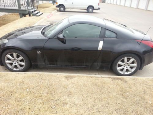 2004 nissan 350z touring coupe 2-door 3.5l