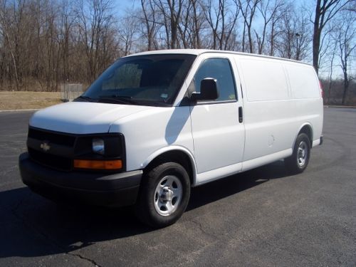 2006 chevy express 1500 cargo van one owner fleet maintained runs like new!