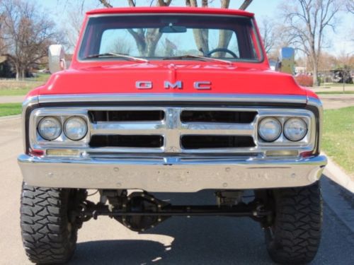 1972 gmc 2500 4x4 big red! 4 inch lift! no rot, ps,pb, drives like new!!