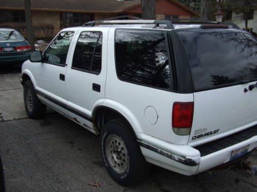 1995 Chevrolet Blazer LT Sport Utility 4-Door 4.3L, image 2