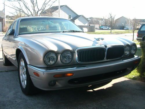 2001 jaguar xj8 l sedan 4-door 4.0l