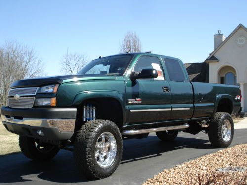 Lifted 2005 extended cab chevy 2500 hd diesel