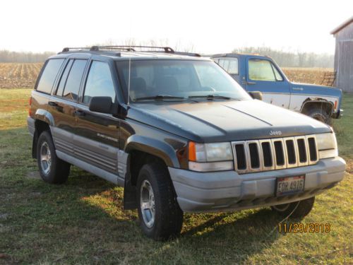 1997 jeep grand cherokee laredo/ 4-door 4.0l