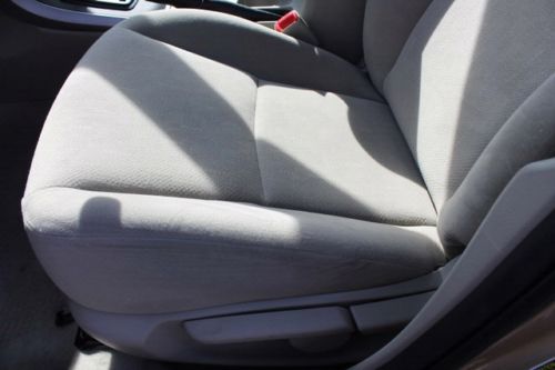 L CD 4 Cylinder Engine A/C ABS Adjustable Steering Wheel AM/FM Stereo MP3 Player, image 15